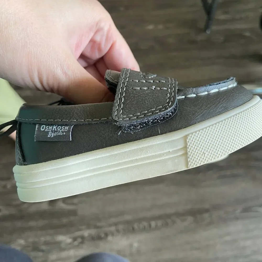 OshKosh B'gosh Toddler Size 4 Gray Velcro Slip-On Casual Shoes